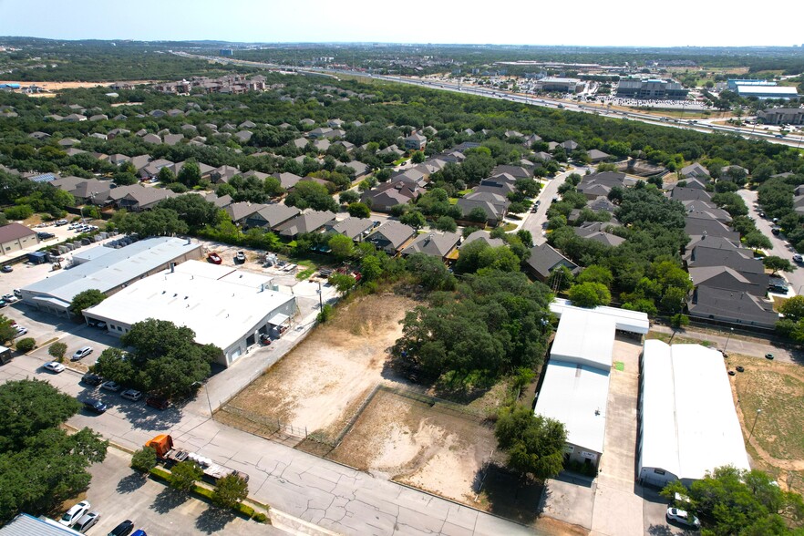 13306 Western Oak Dr, Helotes, TX for sale - Building Photo - Image 1 of 8