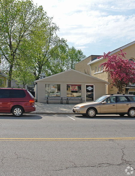 109 W Main St, Palmyra, WI for sale - Building Photo - Image 1 of 1