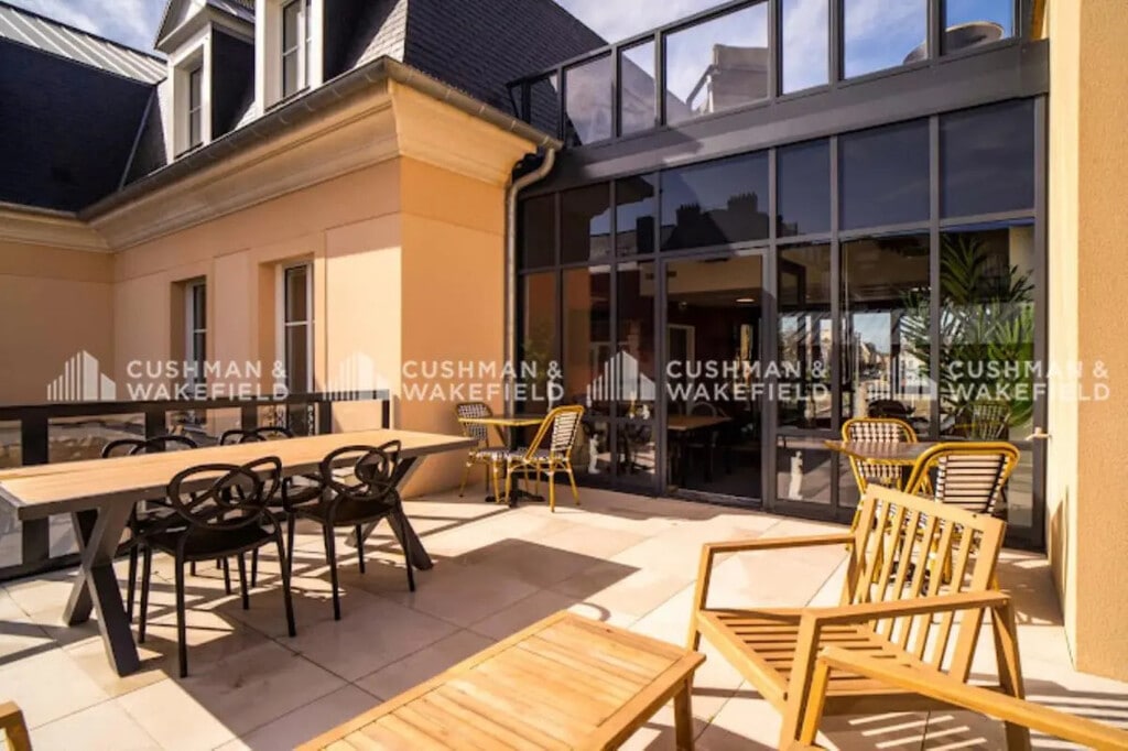 Location Bureaux 400 m² - Photo 1