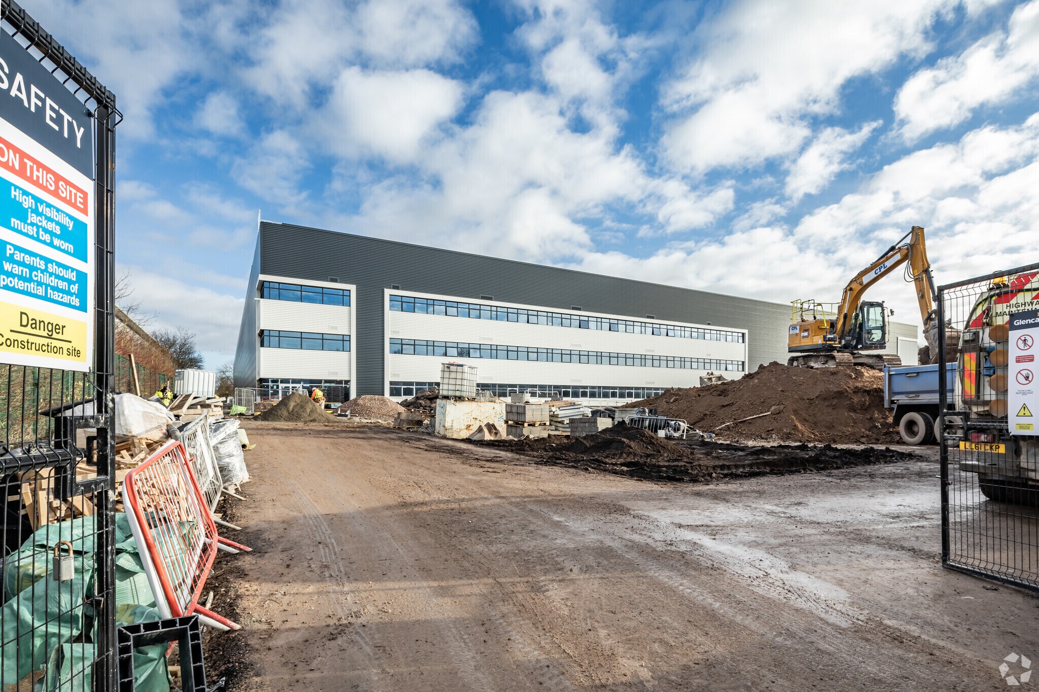 1 Weston Rd, Crewe to rent Primary Photo- Image 1 of 11