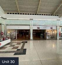 Friars Sq, Aylesbury to rent Building Photo- Image 1 of 1