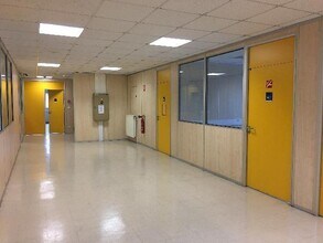 Office in Mitry-Mory to rent Interior Photo- Image 1 of 1