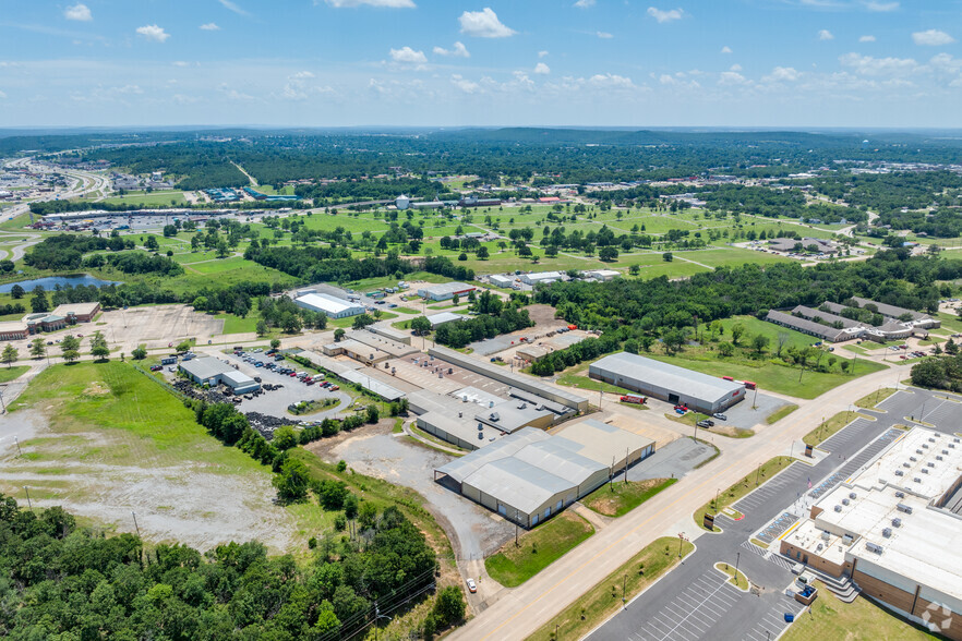 820 Industrial Rd, Mcalester, OK for rent - Aerial - Image 3 of 28