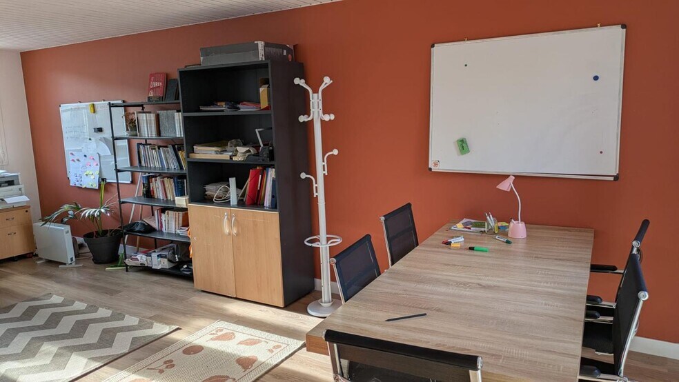 Office in Puteaux to rent - Interior Photo - Image 2 of 4