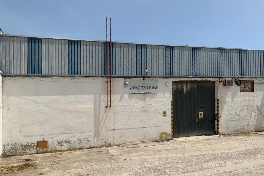 Industrial in Sant Vicenç de Castellet, Barcelona for sale Primary Photo- Image 1 of 2
