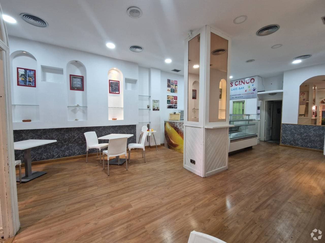 Retail in Tres Cantos, Madrid to rent Interior Photo- Image 1 of 6