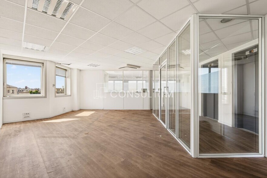 Office in Paris for sale - Building Photo - Image 2 of 9