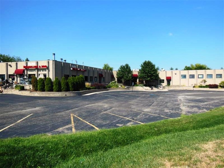 2901 W Main St, St Charles, IL for rent - Building Photo - Image 1 of 5