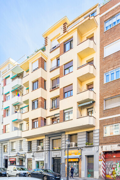 Calle de Arriaza, 6, Madrid, Madrid for sale - Primary Photo - Image 1 of 1