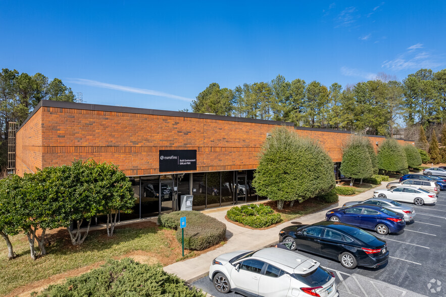 6215 Regency Pky, Norcross, GA for rent - Building Photo - Image 1 of 5