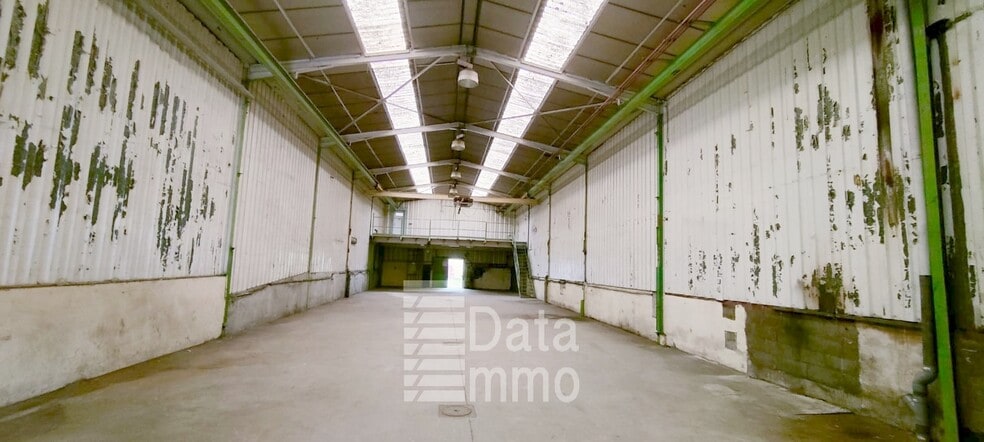 122 Rue Paul Vaillant Couturier, Noisy-le-Sec to rent - Building Photo - Image 2 of 4