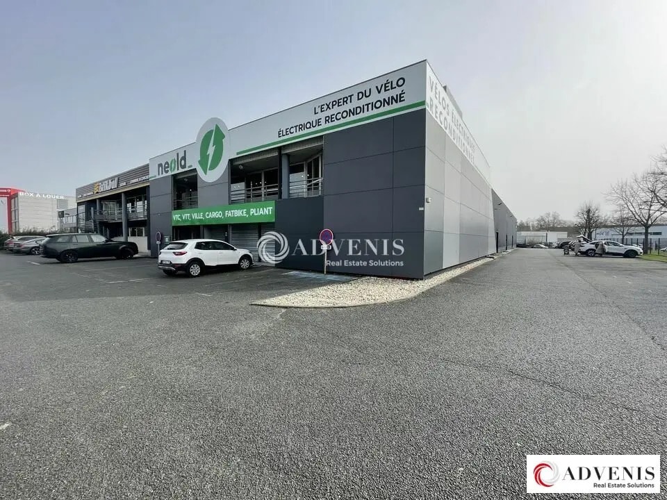 Location Commerce 2 100 m² - Photo 1