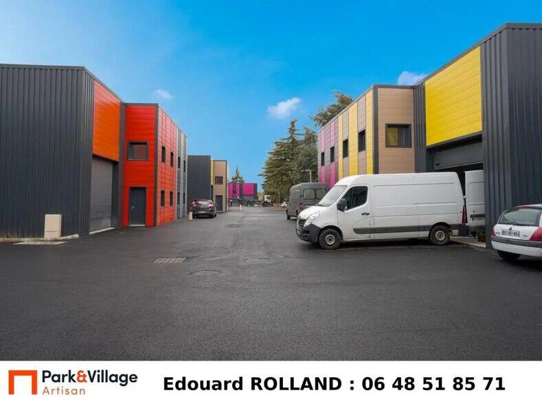 Industrial in to rent - Building Photo - Image 2 of 4