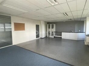 Office in Villepinte to rent Interior Photo- Image 2 of 8