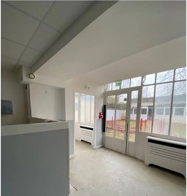 Location Bureaux 127 m² - Photo 1