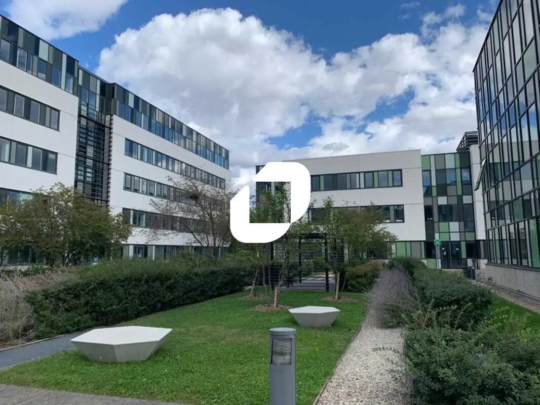 Office in Lyon for sale Building Photo- Image 1 of 27