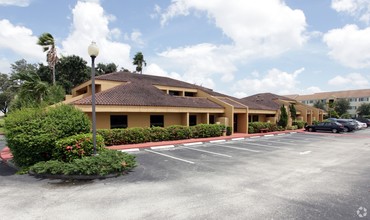 5285 Summerlin Rd, Fort Myers, FL for rent Building Photo- Image 1 of 5