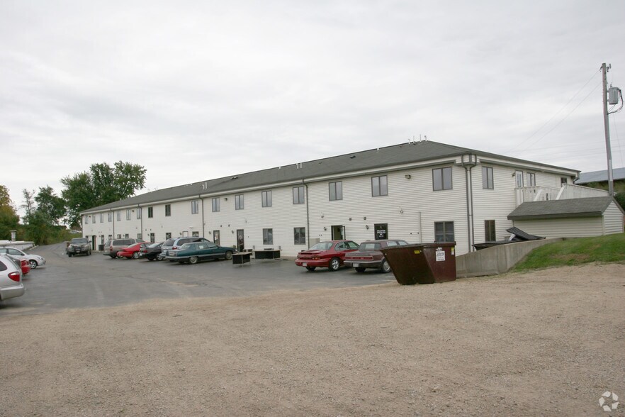 1250 E Hwy 151, Platteville, WI for rent - Building Photo - Image 2 of 4