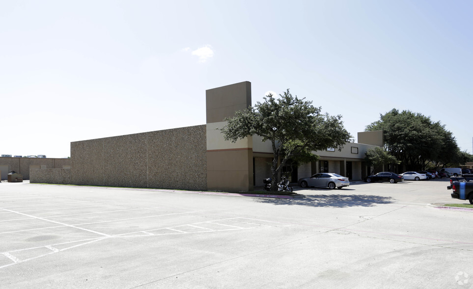 1200-1236 W Executive Dr, Richardson, TX for rent - Building Photo - Image 3 of 8