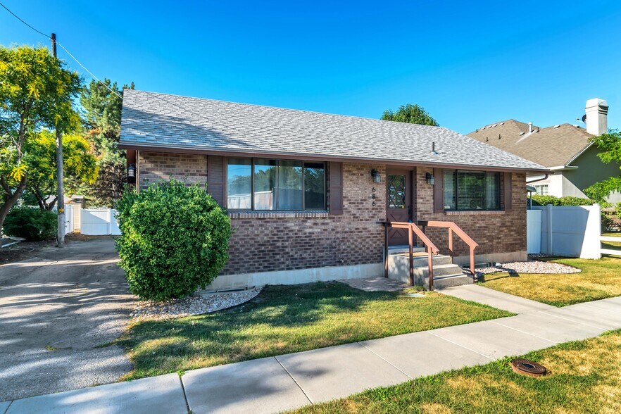 686 E 8400 S, Sandy 84070