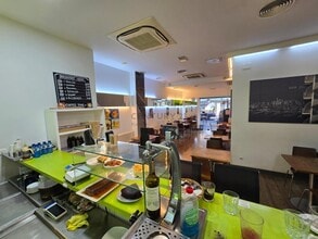 Retail in Barcelona, Barcelona to rent Interior Photo- Image 2 of 12