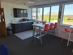 Thurleigh Rd, Thurleigh to rent Interior Photo- Image 2 of 3