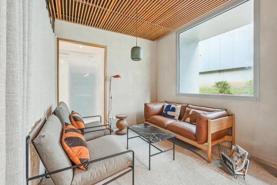 Office in Saint-Ouen-sur-Seine to rent - Interior Photo - Image 3 of 12