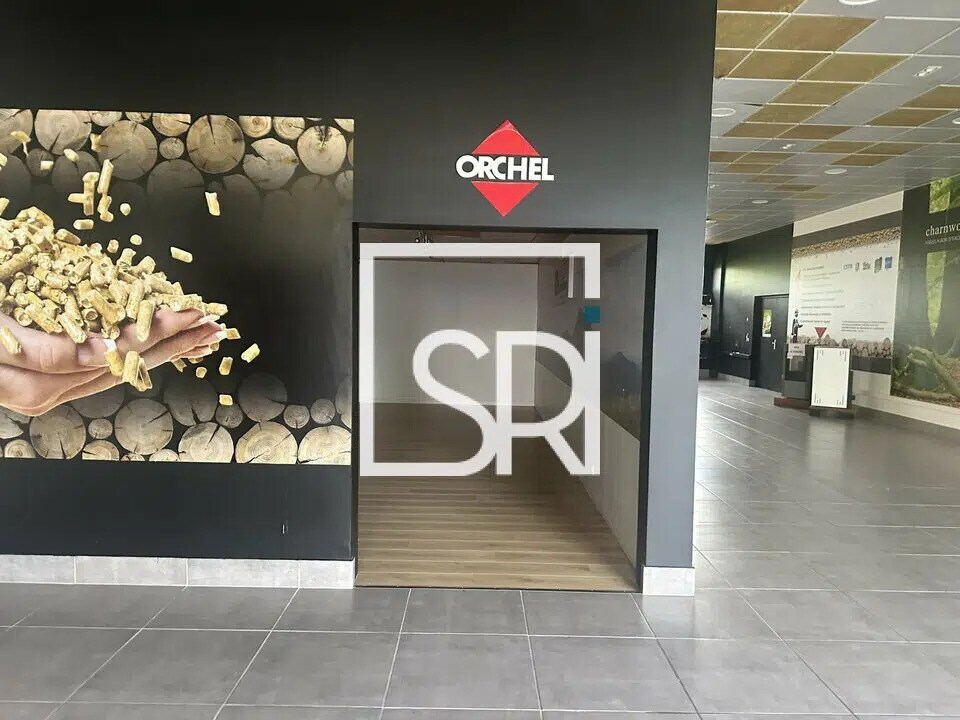 Retail in Charmeil for sale Building Photo- Image 1 of 12