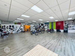 4B Wigan Rd, Bolton to rent Interior Photo- Image 1 of 4