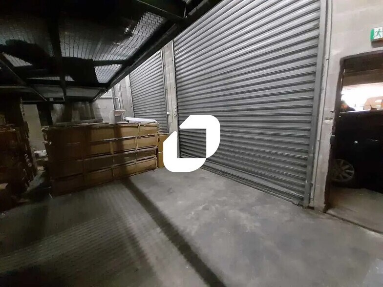 Light Industrial in Bagnolet to rent - Interior Photo - Image 2 of 3