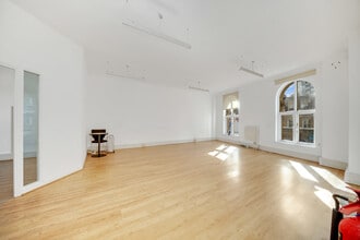 6-8 Great Eastern St, London to rent Interior Photo- Image 1 of 14