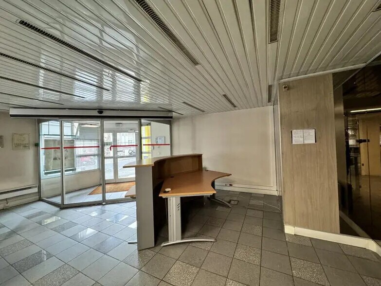 Office in Ivry-sur-Seine to rent - Interior Photo - Image 2 of 13