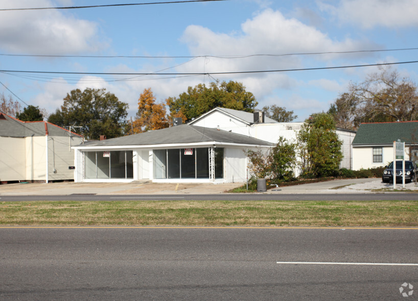 4617-4619 Jefferson Hwy, New Orleans, LA for rent - Building Photo - Image 3 of 4