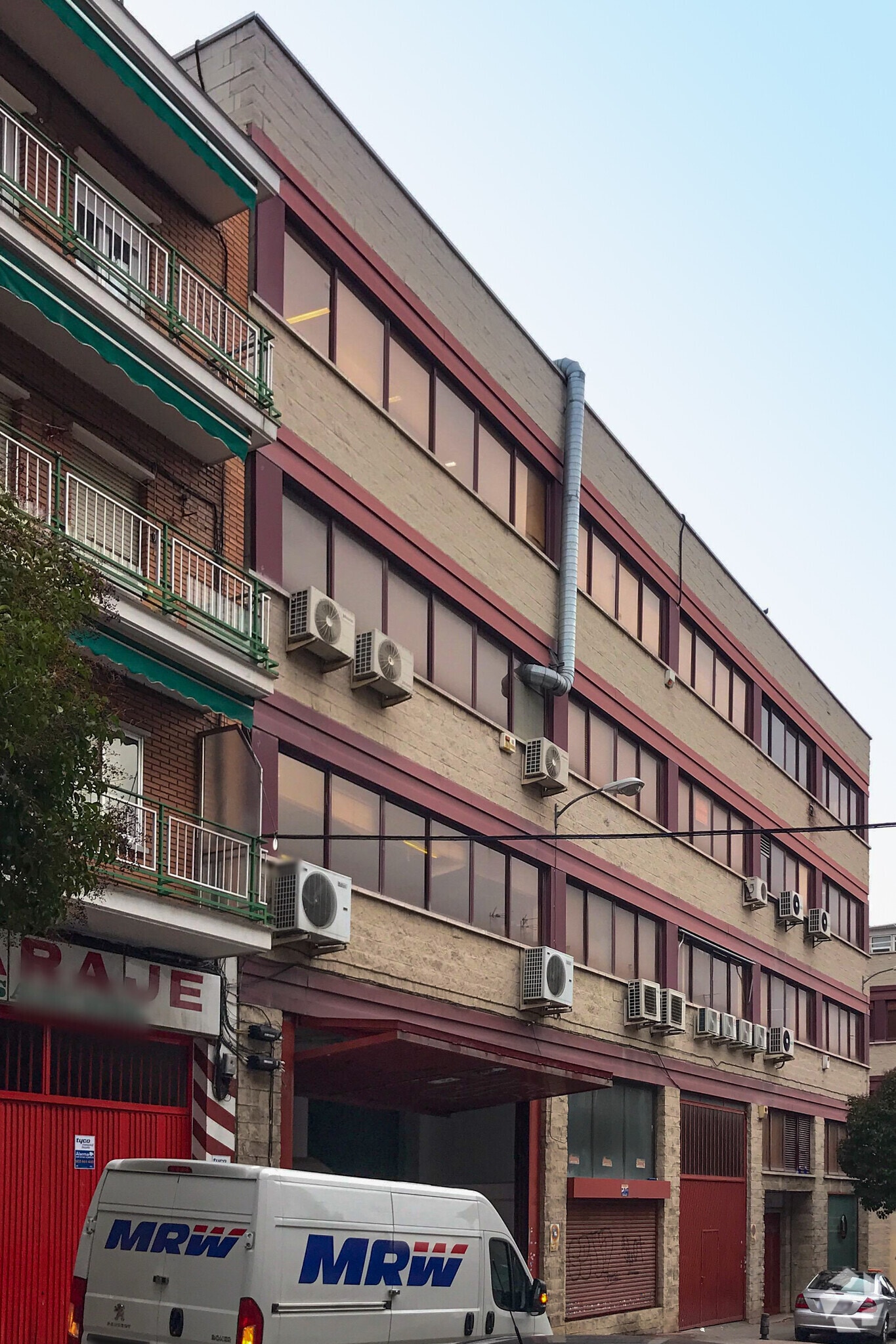 Light Industrial in Madrid, Madrid for sale Building Photo- Image 1 of 1