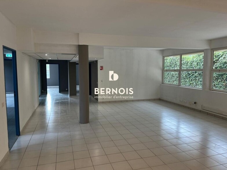 Office in La Seyne-sur-Mer to rent - Interior Photo - Image 3 of 14
