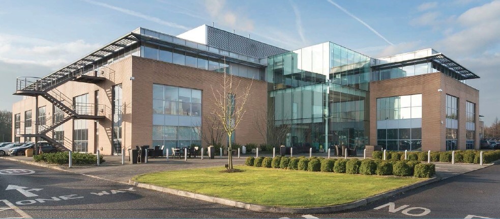 Vanwall Rd, Maidenhead for sale - Primary Photo - Image 1 of 1