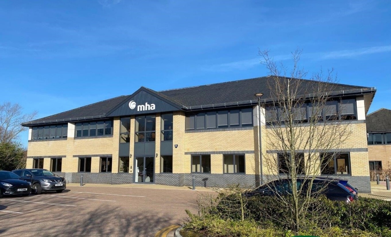 910 The Crescent, Colchester for sale Primary Photo- Image 1 of 1