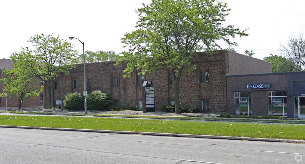 10617 W Oklahoma Ave, West Allis, WI for sale - Primary Photo - Image 1 of 1