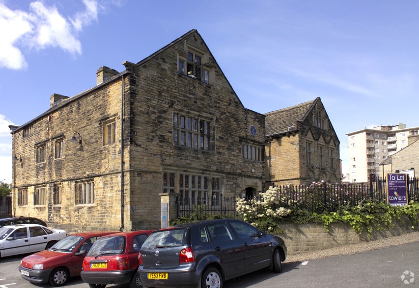 Anne Gate, Bradford for sale - Primary Photo - Image 1 of 2