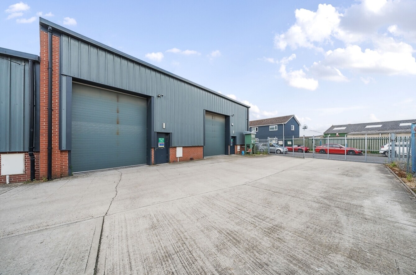 Coldham Rd, Coningsby to rent Building Photo- Image 1 of 7
