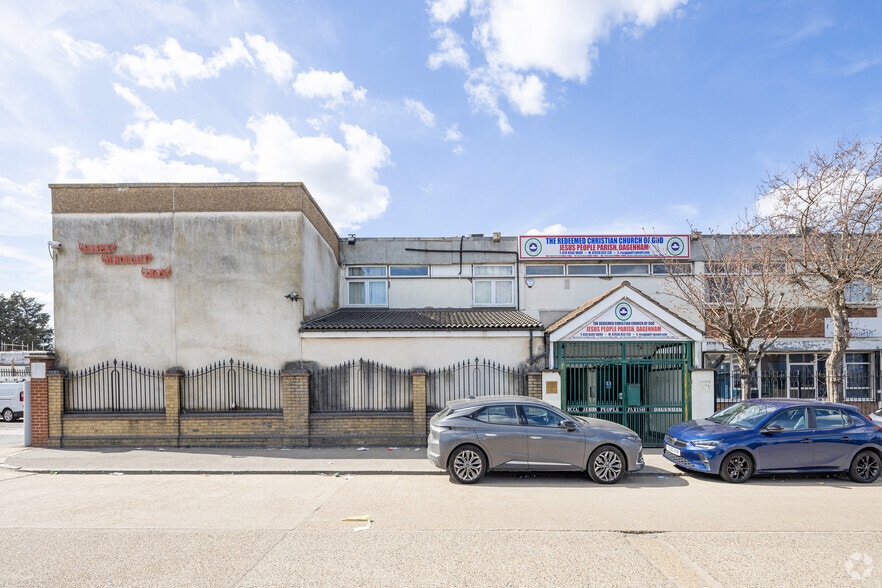 Wantz Rd, Dagenham to rent - Building Photo - Image 2 of 23