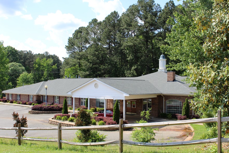 1107 Carthage St, Sanford, NC for sale - Primary Photo - Image 1 of 1