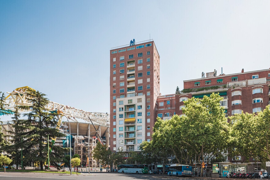 Paseo Castellana, 140, Madrid, Madrid to rent - Building Photo - Image 1 of 4