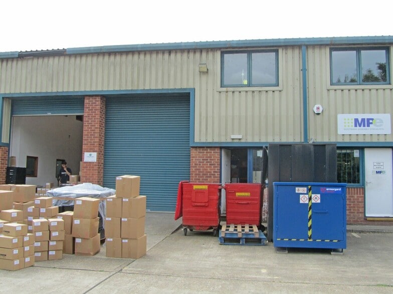 Brambleside, Uckfield to rent - Building Photo - Image 1 of 3