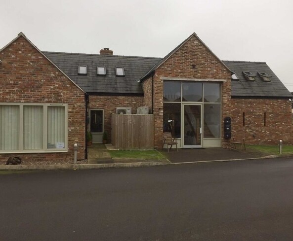 Grove Ln, Stonehouse for sale Primary Photo- Image 1 of 1