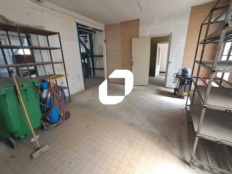 Light Industrial in Montrouge to rent - Interior Photo - Image 3 of 14