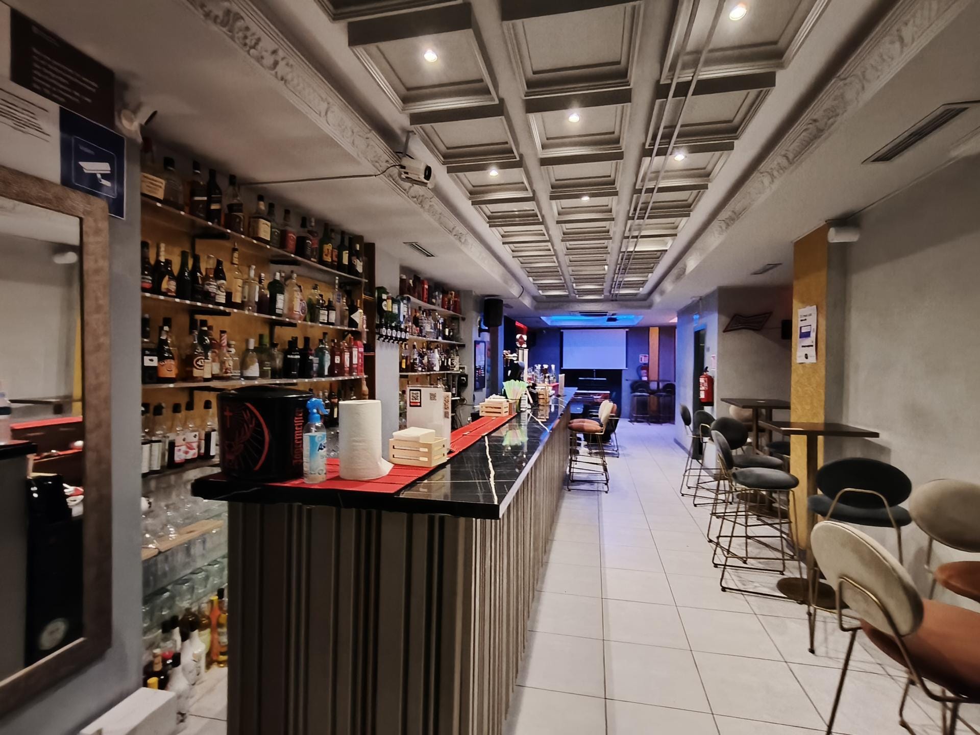 Retail in Barcelona, Barcelona to rent Interior Photo- Image 1 of 16