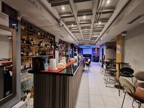 Retail in Barcelona, Barcelona to rent Interior Photo- Image 1 of 16