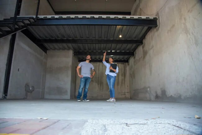 Location Local d'activités 2 170 m²