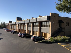 1140-1144 Willagillespie Rd, Eugene, OR for rent Building Photo- Image 1 of 38